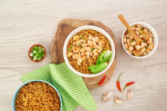 Indomie con pollo Rica